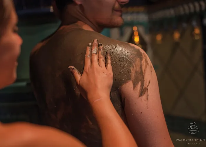 Waldstrand-hotel غروسشوناو