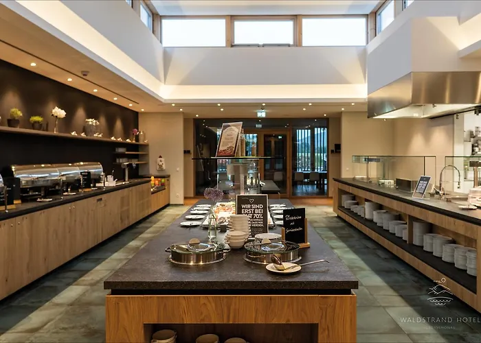 Waldstrand-hotel 4* غروسشوناو